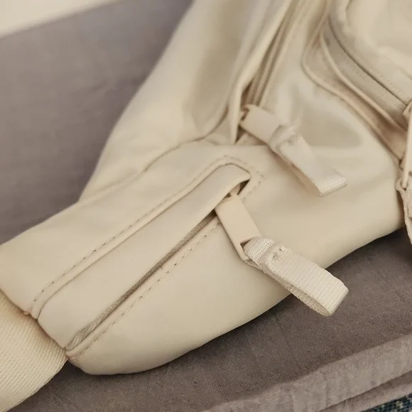 Fabletics Belt bag cream colored - Picture 3 of 12